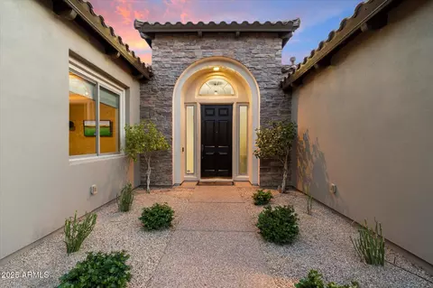 3841 E Patrick Ln, Phoenix, AZ 85050 photo 5