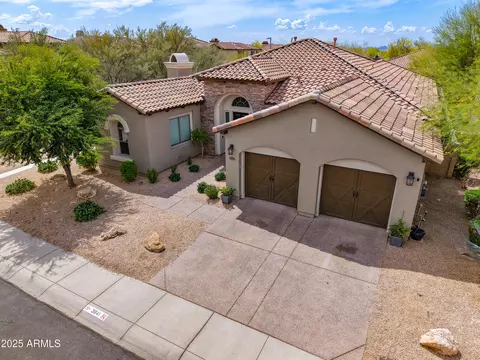 3841 E Patrick Ln, Phoenix, AZ 85050 photo 2