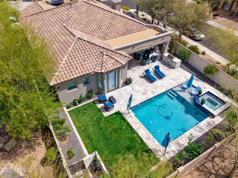 3841 E Patrick Ln, Phoenix, AZ 85050 photo 4