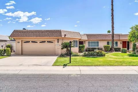 10601 W Hutton Dr, Sun City, AZ 85351