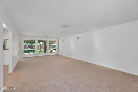 315 E Marlette Ave, Phoenix, AZ 85012 photo 4