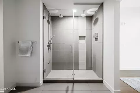 Bath - 2300 E Campbell Ave #106, Phoenix, AZ 85016 photo 3 of 3