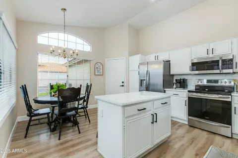 21940 N 69th Dr, Glendale, AZ 85310