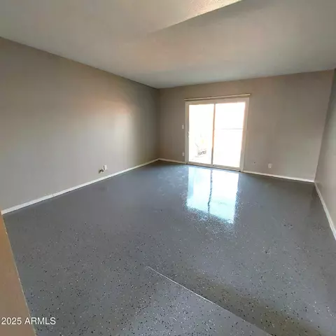 Living - 2202 W Heatherbrae Dr, Phoenix, AZ 85015 photo 1 of 1