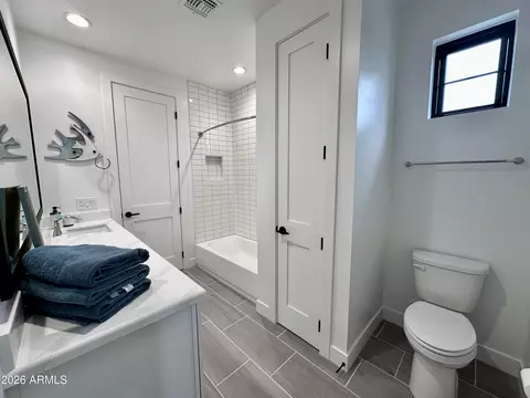 Bath - 2725 E Derringer Ct, Gilbert, AZ 85297 photo 7 of 9