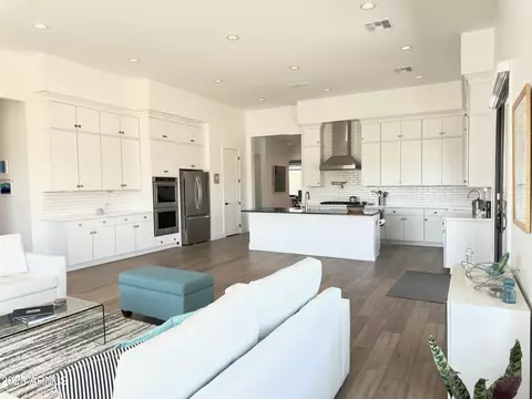 Kitchen - 2725 E Derringer Ct, Gilbert, AZ 85297 photo 7 of 7