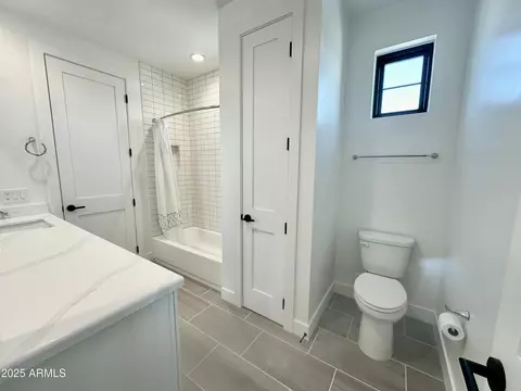 Bath - 2725 E Derringer Ct, Gilbert, AZ 85297 photo 7 of 8