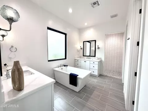 Bath - 2725 E Derringer Ct, Gilbert, AZ 85297 photo 1 of 9