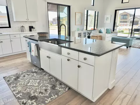 Kitchen - 2725 E Derringer Ct, Gilbert, AZ 85297 photo 3 of 7