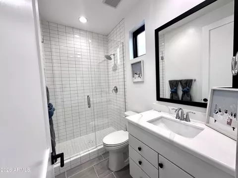 Bath - 2725 E Derringer Ct, Gilbert, AZ 85297 photo 5 of 9