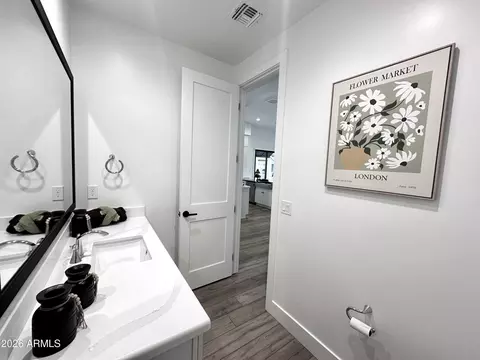 Bath - 2725 E Derringer Ct, Gilbert, AZ 85297 photo 9 of 9