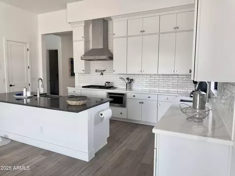 Kitchen - 2725 E Derringer Ct, Gilbert, AZ 85297 photo 5 of 7