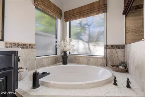 Bath - 1101 N Peppertree Dr, Gilbert, AZ 85234 photo 2 of 4
