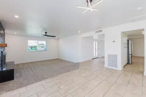 Living - 1868 E La Donna Dr, Tempe, AZ 85283 photo 6 of 11