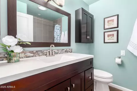 Bath - 3532 E North Ln, Phoenix, AZ 85028 photo 5 of 6