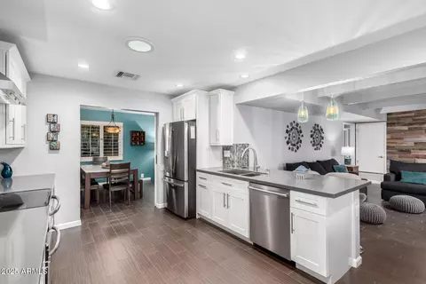 Kitchen - 3532 E North Ln, Phoenix, AZ 85028 photo 2 of 6