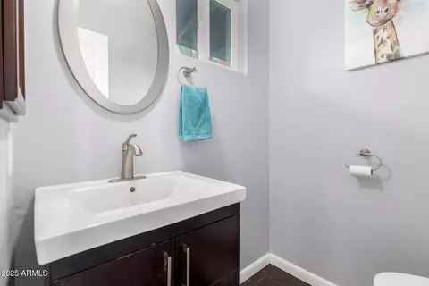 Bath - 3532 E North Ln, Phoenix, AZ 85028 photo 1 of 6