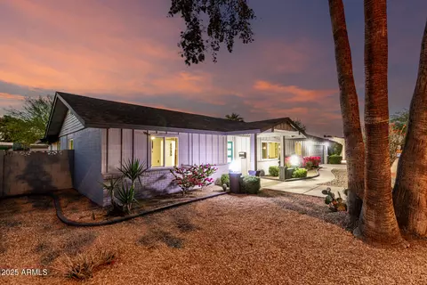 Exterior - 3532 E North Ln, Phoenix, AZ 85028 photo 25 of 28