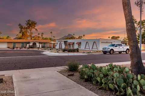 Exterior - 3532 E North Ln, Phoenix, AZ 85028 photo 24 of 28