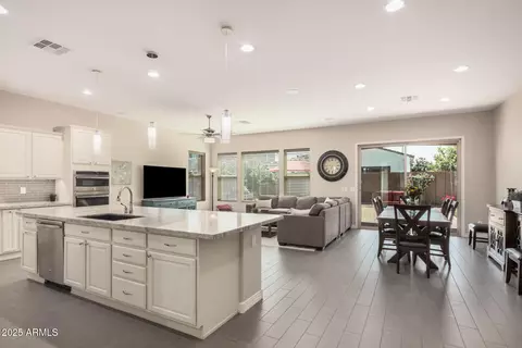 3269 E Ironside Ln, Gilbert, AZ 85298 photo 5