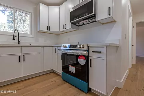 Kitchen - 715 E Skyway Ct, Payson, AZ 85541 photo 5 of 6