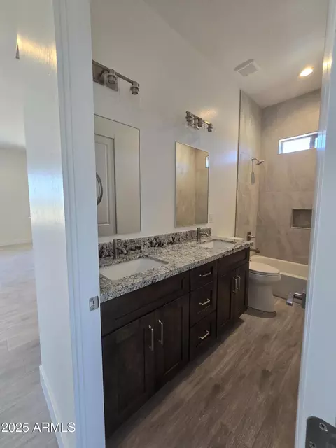 Bath - 34889 N 3rd St, Phoenix, AZ 85086 photo 4 of 8