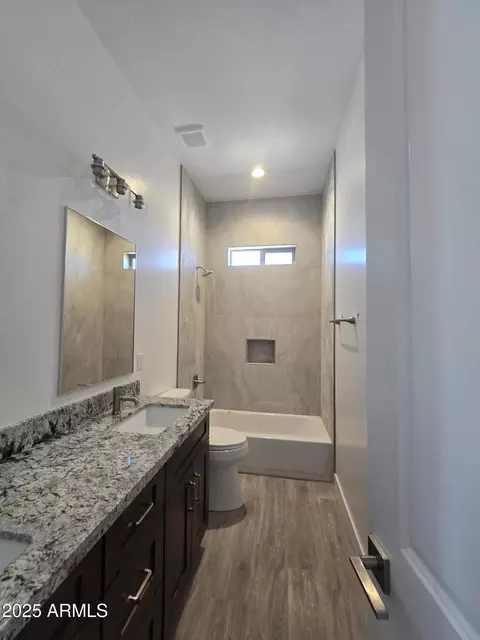 Bath - 34889 N 3rd St, Phoenix, AZ 85086 photo 3 of 8