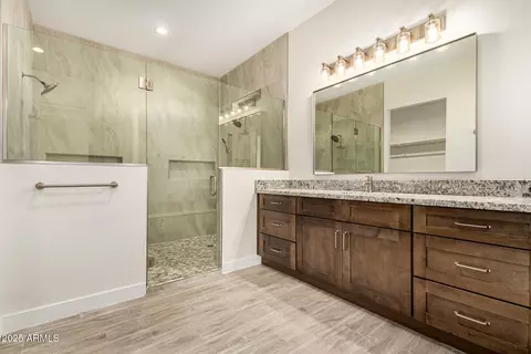 Bath - 34889 N 3rd St, Phoenix, AZ 85086 photo 5 of 8