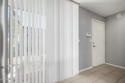 Entry Way - 4646 N 11th Ave #125, Phoenix, AZ 85013 photo 2 of 2