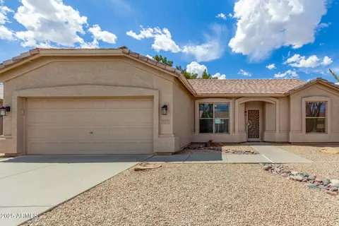6372 S Callaway Dr, Chandler, AZ 85249