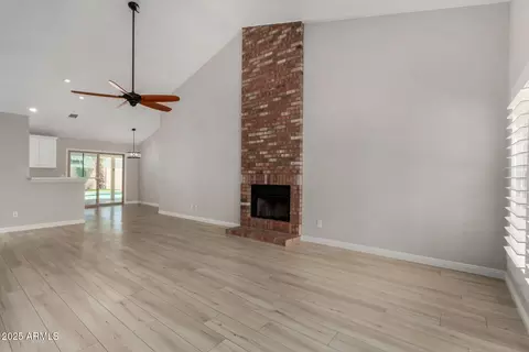 4525 E Desert View Dr, Phoenix, AZ 85044 photo 11
