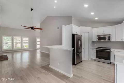 4525 E Desert View Dr, Phoenix, AZ 85044 photo 20