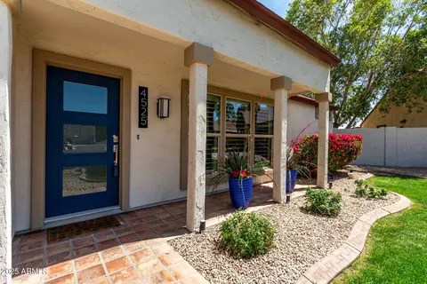 4525 E Desert View Dr, Phoenix, AZ 85044 photo 8