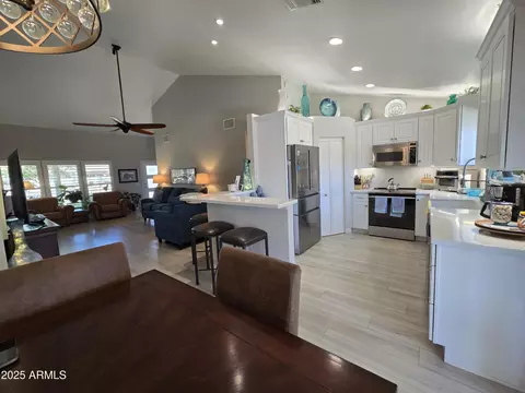 4525 E Desert View Dr, Phoenix, AZ 85044 photo 21