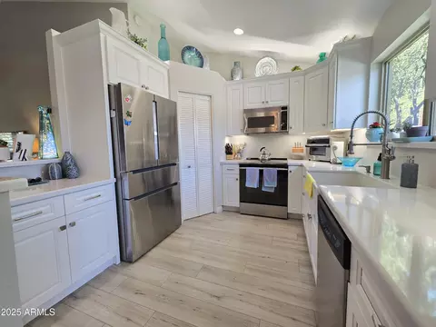 4525 E Desert View Dr, Phoenix, AZ 85044 photo 24