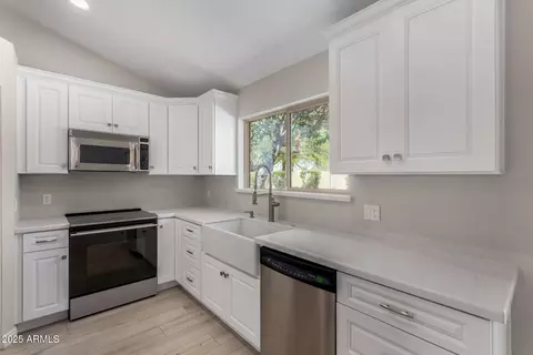4525 E Desert View Dr, Phoenix, AZ 85044 photo 23