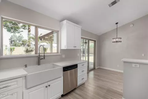 4525 E Desert View Dr, Phoenix, AZ 85044 photo 25