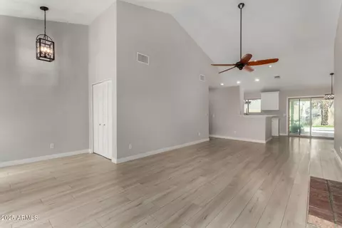 4525 E Desert View Dr, Phoenix, AZ 85044 photo 14