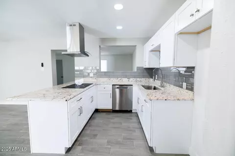 Kitchen - 3128 N 40th Ave, Phoenix, AZ 85019 photo 4 of 4