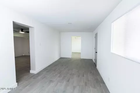 Living - 3128 N 40th Ave, Phoenix, AZ 85019 photo 3 of 3