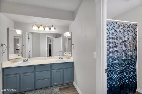 Bath - 645 S 54th St, Mesa, AZ 85206 photo 5 of 6