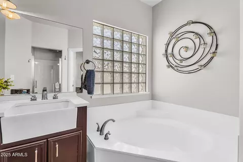 Bath - 645 S 54th St, Mesa, AZ 85206 photo 4 of 6