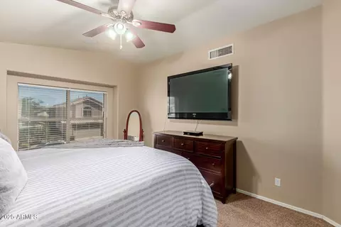 Bedroom - 4715 E Ashurst Dr, Phoenix, AZ 85048 photo 2 of 5
