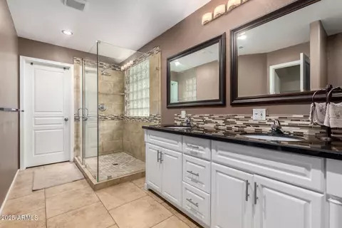 Bath - 4715 E Ashurst Dr, Phoenix, AZ 85048 photo 3 of 5