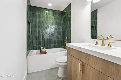 Bath - 10202 W Coolidge St, Phoenix, AZ 85037 photo 6 of 9