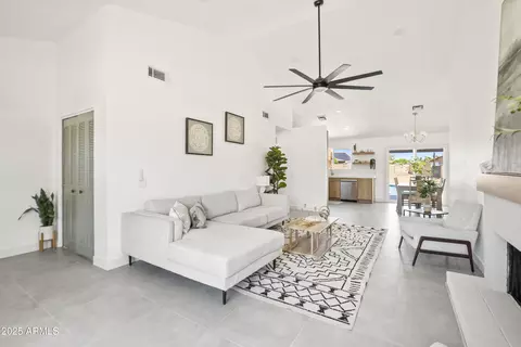 Living - 10202 W Coolidge St, Phoenix, AZ 85037 photo 2 of 3