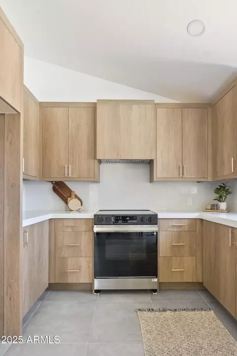 Kitchen - 10202 W Coolidge St, Phoenix, AZ 85037 photo 3 of 3