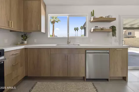 Kitchen - 10202 W Coolidge St, Phoenix, AZ 85037 photo 2 of 3