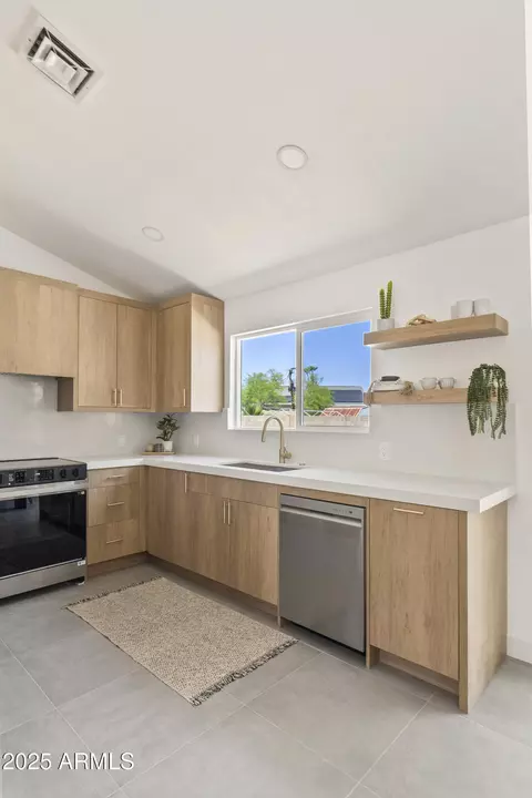 Kitchen - 10202 W Coolidge St, Phoenix, AZ 85037 photo 1 of 3