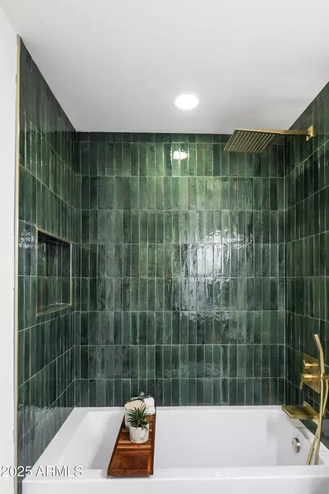 Bath - 10202 W Coolidge St, Phoenix, AZ 85037 photo 7 of 9
